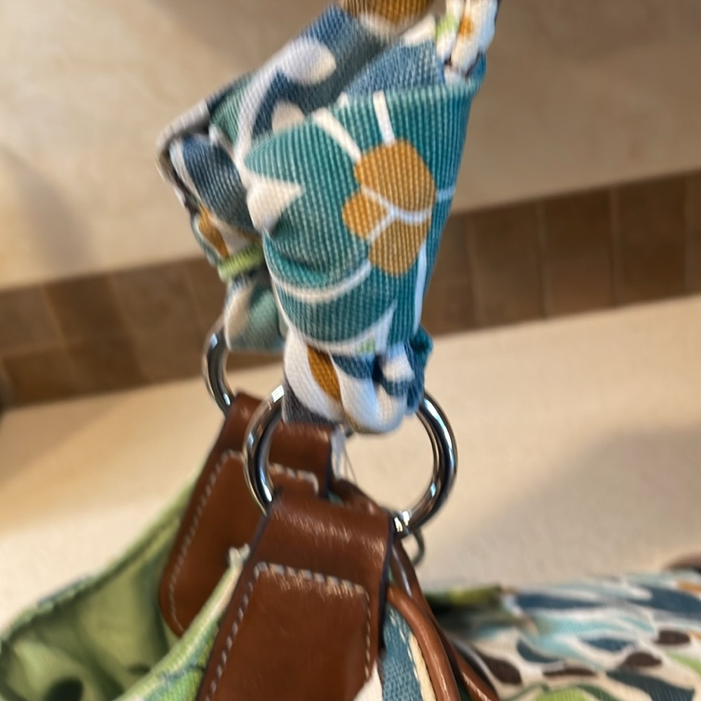 Croft & Barrow Canvas & Leather Floral Cinch tie Shoulder Bag - Picture 4 of 8